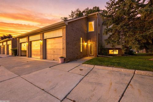 42375 Lochmoor St, Clinton Township, MI, 48038-1776 | Card Image