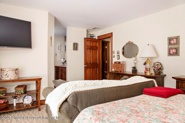 368 Meadow Ln, House other with 4 bedrooms, 3 bathrooms and null parking in Glenwood Springs CO | Image 14