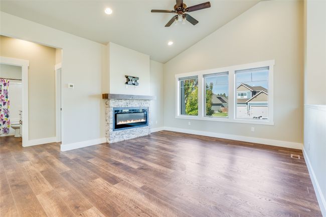 Living Room | Image 9