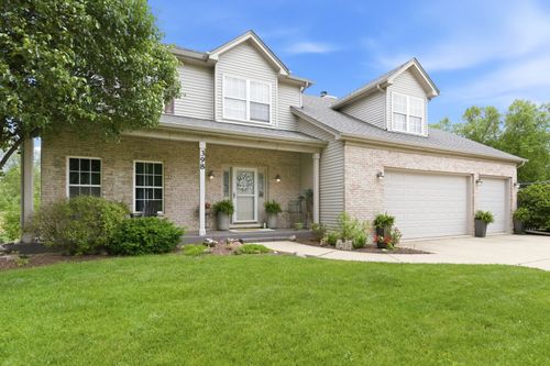 398 Essex Dr, Oswego, IL, 60543-7943 | Card Image