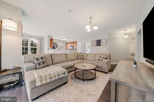 apt-113-801 S Greenbrier St, ARLINGTON, VA, 22204-2731 | Card Image