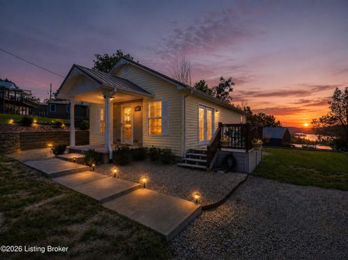 827 Lakeview Cir, Clarkson, KY, 42726-8413 | Card Image