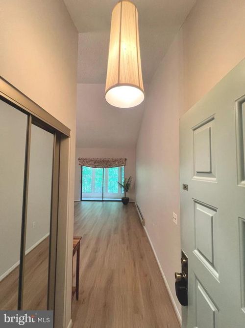 85-3k-15300 Pine Orchard Dr, SILVER SPRING, MD, 20906-1358 | Card Image
