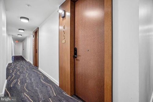 apt-403-1211 Van St Se, WASHINGTON, DC, 20003-4674 | Card Image