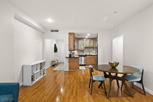 31-207 Shearwater Ct W, Jersey City, NJ, 07305-5422 | Card Image