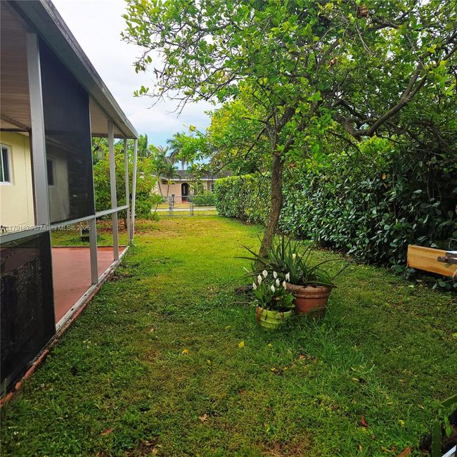 12900 Sw 81 St St, House other with 4 bedrooms, 2 bathrooms and null parking in Kendall FL | Image 16