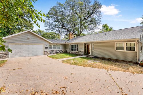 5 Riverview Park Dr Drive, Bettendorf, IA, 52722 | Card Image