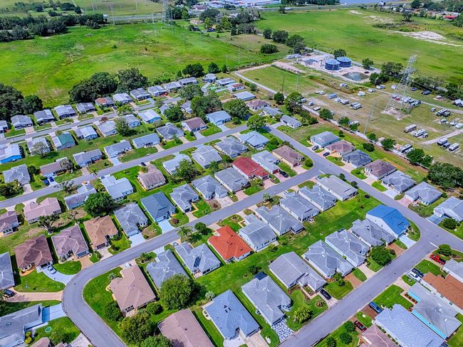 32708 Westwood Loop, House other with 2 bedrooms, 2 bathrooms and null parking in LEESBURG FL | Image 64
