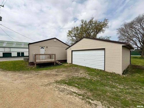 404 1st St, Lowden, IA, 52255 | Card Image