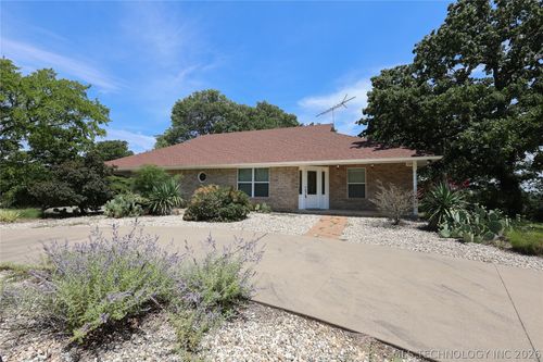 1740 Bird St, Sulphur, OK, 73086-9567 | Card Image
