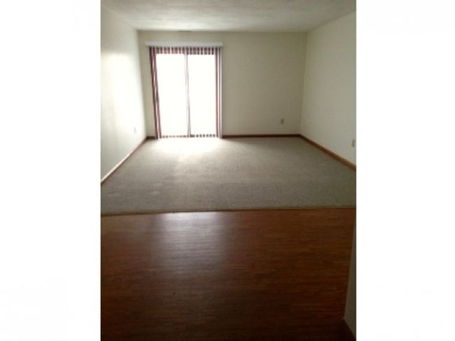APT-206 - 7 Railroad Ave, Condo with 2 bedrooms, 1 bathrooms and null parking in Derry NH | Image 8