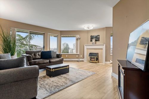 307-32669 George Ferguson Way, Abbotsford, BC, V2T4E4 | Card Image