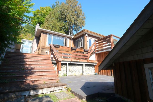 591 Killarney Lane, House other with 5 bedrooms, 3 bathrooms and 2 parking in Gibsons BC | Image 2