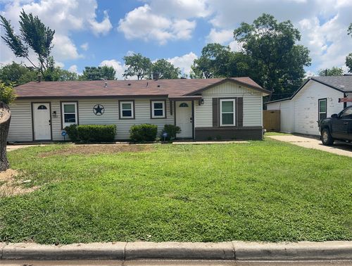 1307 Hadley Dr, Arlington, TX, 76011-4711 | Card Image