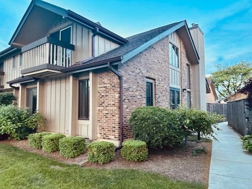 12 Kent Ct, Willowbrook, IL, 60527-2212 | Card Image