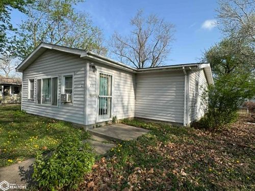 211 E Short Street, Centerville, IA, 52544 | Card Image