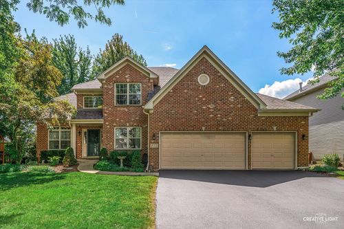 215 Long Beach Rd, Oswego, IL, 60543-8073 | Card Image