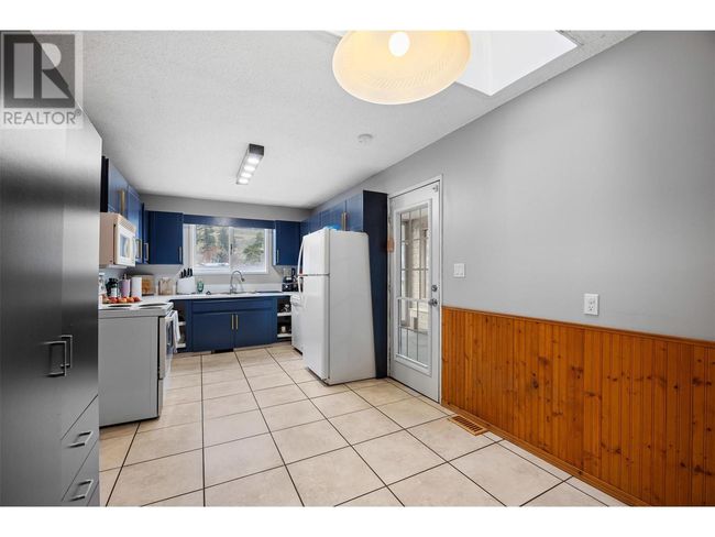 37 Breccia Dr, House other with 4 bedrooms, 3 bathrooms and 2 parking in Logan Lake BC | Image 18