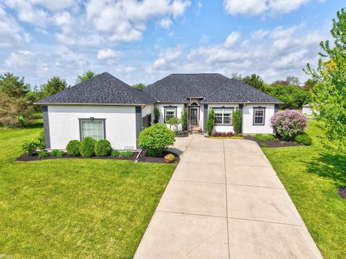 9484 Aspen View Dr, Grand Blanc, MI, 48439-8037 | Card Image