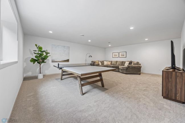 Family Room | Image 29