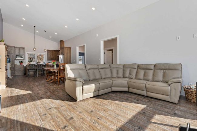 127 Main Street, House other with 3 bedrooms, 2 bathrooms and 4 parking in Edberg AB | Image 4