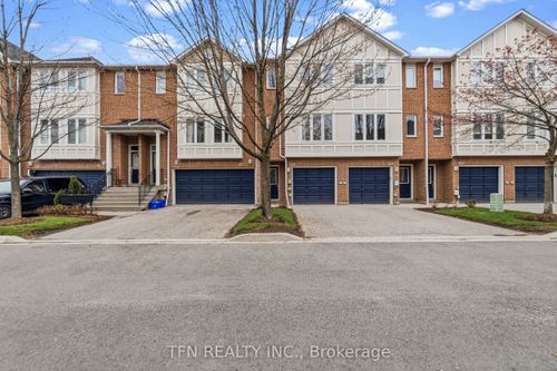 211-83 Mondeo Drive, Scarborough, ON, M1P5B6 | Card Image