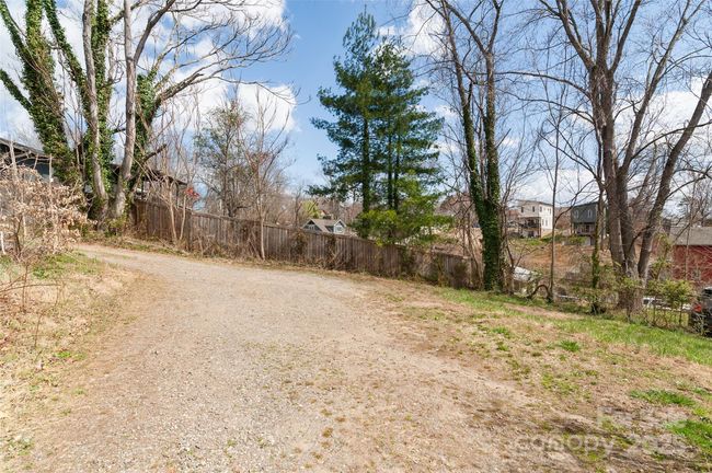 279 State St, House other with 3 bedrooms, 1 bathrooms and null parking in Asheville NC | Image 18