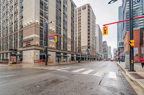 475 Yonge St, Toronto, ON, M4Y1X7 | Card Image
