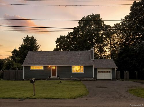 12 Channingville Rd, Wappingers Falls, NY, 12590-2306 | Card Image