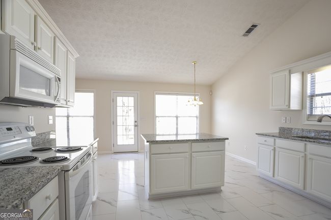 1056 Fern Valley Way, House other with 3 bedrooms, 2 bathrooms and null parking in Dacula GA | Image 6