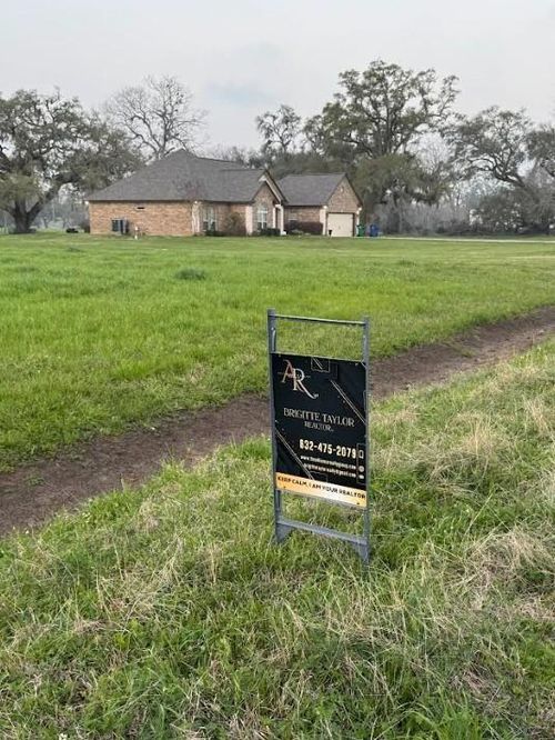 167 Horse Shoe Trl, Angleton, TX, 77515-7185 | Card Image
