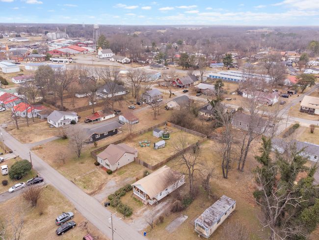 211 Powell St, House other with 2 bedrooms, 1 bathrooms and null parking in Decherd TN | Image 7
