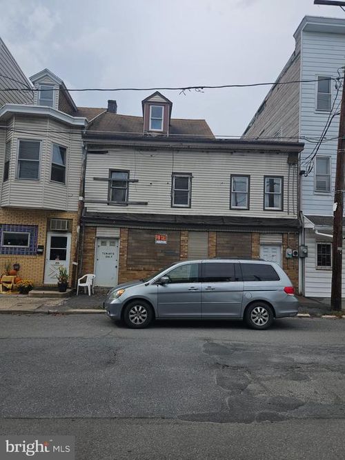 217 N 2nd St, GIRARDVILLE, PA, 17935-1305 | Card Image