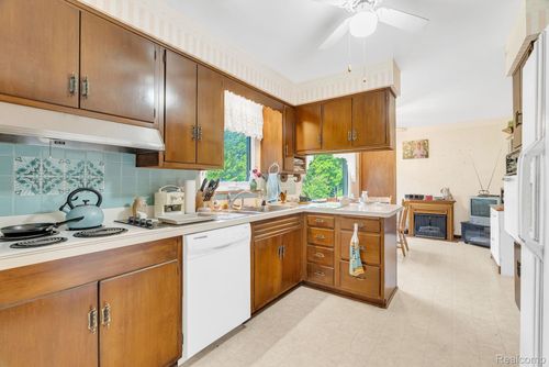 4320 Mar Moor Dr, Lansing, MI, 48917-1648 | Card Image