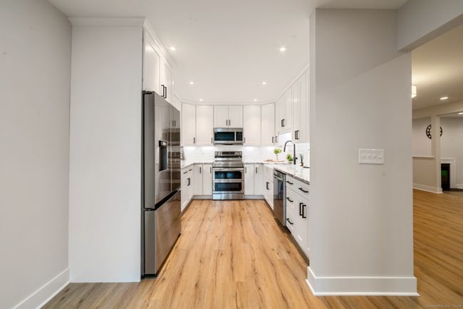 27-157 - 12 Boulevard Dr, Condo with 2 bedrooms, 2 bathrooms and null parking in Danbury CT | Image 5