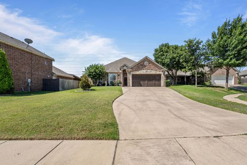 8409 Estandarte Ct, Benbrook, TX, 76126-1673 | Card Image
