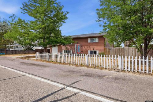 1960 Prairie Ln, Bar Nunn, WY, 82601-9419 | Card Image