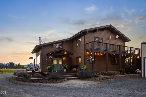 19100 Couch Market Road, Bend, OR, 97701 | Card Image
