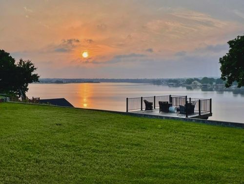 400 W Atchley Dr, Granbury, TX, 76048-1900 | Card Image