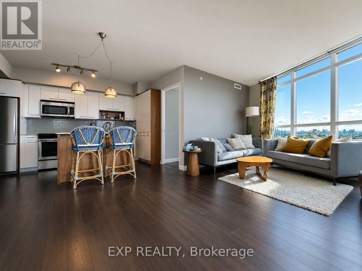 Residential Lease in Toronto (Islington-City Centre West) 4