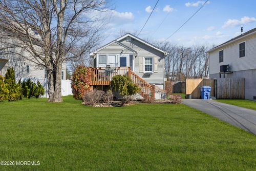 33 Willow St, Port Monmouth, NJ, 07758-1457 | Card Image