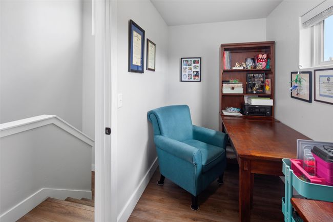 Upper level office w/window. | Image 41