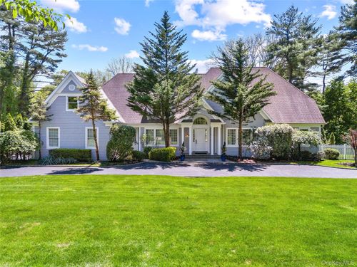 47 Valley Rd, Old Westbury, NY, 11568-1015 | Card Image