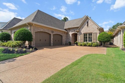 2075 Standing Rock Ave, Collierville, TN, 38017-7909 | Card Image