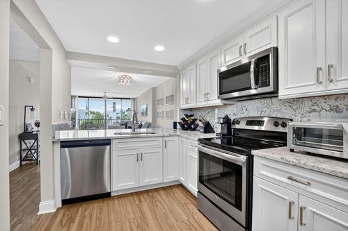 3020-4 Royal Palm Way, Boca Raton, FL, 33432-7815 | Card Image