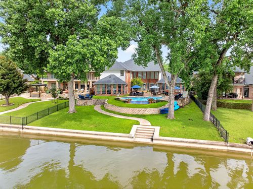 328 Leeward Cir, Azle, TX, 76020-4913 | Card Image