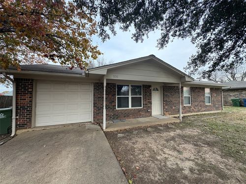 105 Southland Dr, Sanger, TX, 76266-9699 | Card Image