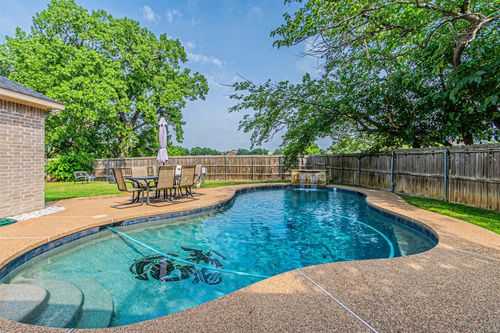 738 Laramie Dr, Lewisville, TX, 75077-2846 | Card Image