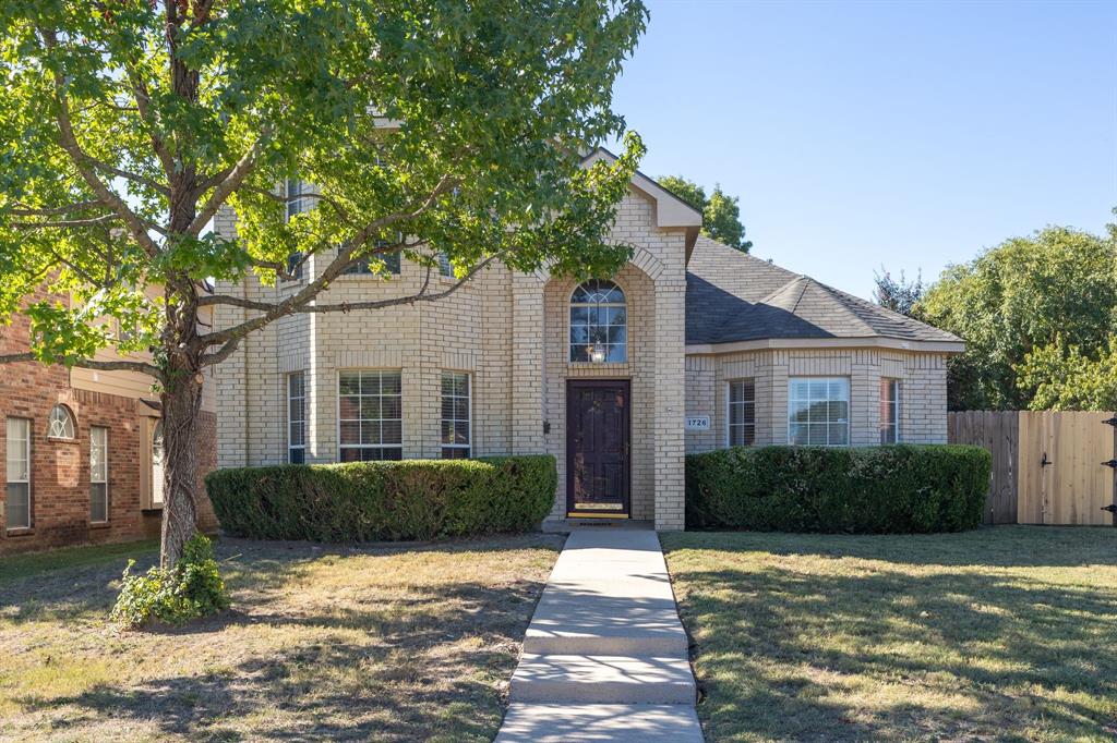 Calgary Dr, Desoto, TX 75115
