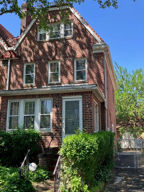 33-42 87th St, Jackson Heights, NY, 11372-1677 | Card Image